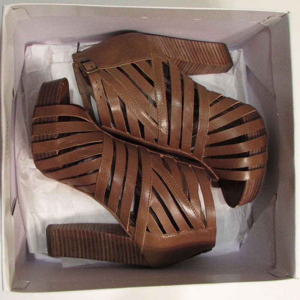 Steve Madden Dadeland Cognac Wooden Heels